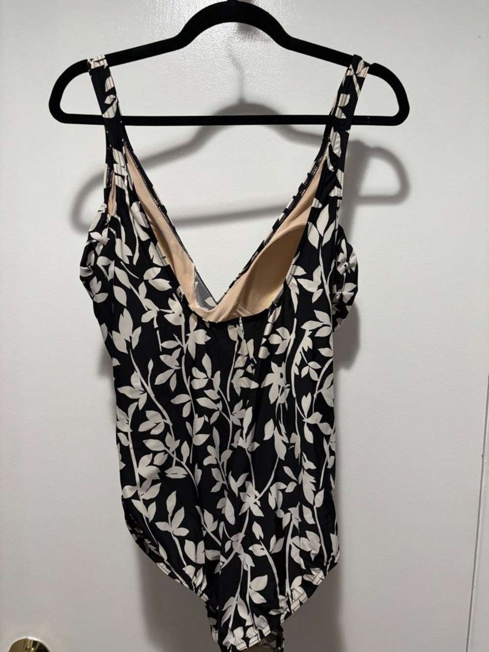 Miraclesuit Black One-Piece with Cream Leaf Print Size 16W - Picture 3 of 8